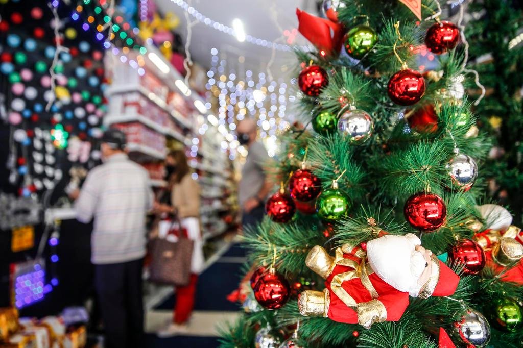 Lojas e restaurantes terão funcionamento ampliado também em Porto