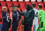 PSG e Istanbul Basaksehir deixam jogo após acusação de racismo