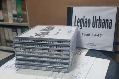 Operação da Polícia Civil apreende material inédito de Renato Russo