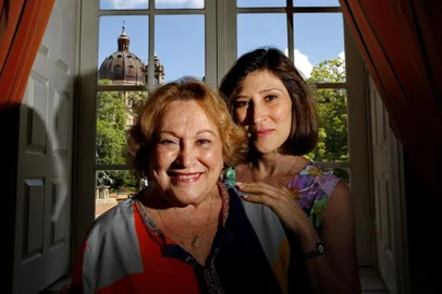  PORTO ALEGRE, RS, BRASIL, 26-11-2014- Entrevistas com as atrizes Beth Goulart, Nicette Bruno(mâe e filha)  COM A PEÇA Perdas e Ganhos, que irá estreiar   no Teatro São Pedro.FOTOS ADRIANA FRANCIOSI, AGENCIA RBS<!-- NICAID(11013313) -->