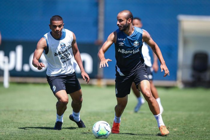 Jogo com o Goiás servirá para o Grêmio testar opções no meio-campo