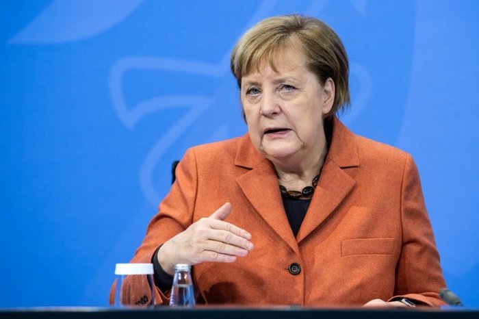 BERND VON JUTRCZENKA / POOL/ AFP