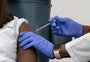 O que dizem médicos e cientistas sobre reações alérgicas de vacina contra o coronavírus