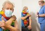 Ian McKellen é vacinado contra o coronavírus: "Me sinto muito sortudo"