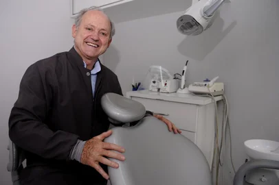  CAXIAS DO SUL, RS, BRASIL, 16/12/2020 - Fotos de Olmir Cadore, dentista, vereador eleito pelo PSDB. (Marcelo Casagrande/Agência RBS)<!-- NICAID(14669768) -->