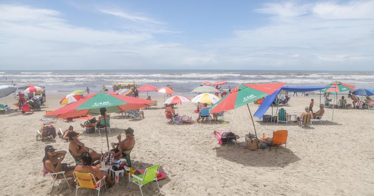 Sábado tem praia movimentada em Capão da Canoa, mas sem aglomerações | GZH
