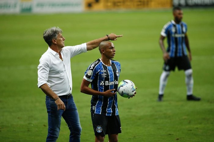 Captado no interior de São Paulo e com virtudes ofensivas: quem é Vanderson, lateral-direito do Grêmio