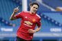  Manchester Uniteds Uruguayan striker Edinson Cavani celebrates scoring his teams third goal during the English Premier League football match between Everton and Manchester United at Goodison Park in Liverpool, north west England on November 7, 2020. - Manchester United won the match 3-1. (Photo by Clive Brunskill / POOL / AFP) / RESTRICTED TO EDITORIAL USE. No use with unauthorized audio, video, data, fixture lists, club/league logos or live services. Online in-match use limited to 120 images. An additional 40 images may be used in extra time. No video emulation. Social media in-match use limited to 120 images. An additional 40 images may be used in extra time. No use in betting publications, games or single club/league/player publications. / Editoria: SPOLocal: LiverpoolIndexador: CLIVE BRUNSKILLSecao: soccerFonte: POOLFotógrafo: STR<!-- NICAID(14680992) -->