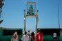  CAPÃO DA CANOA, RS, BRASIL - 1º/01/2021 - Por ocasião do novo ano, banhistas aproveitam para fazer seus rituais de fé em frente à estátua de Iemanjá na orla de Capão da Canoa. Foto: Marco Favero/Agência RBS<!-- NICAID(14681359) -->