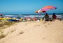 Dunas viram espaço disputado para  manter distanciamento