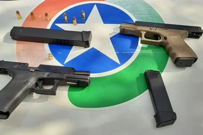 Após oito horas de busca, Polícia Militar prende suspeitos de executarem dois gaúchos em Florianópolis; armas foram apreendidas<!-- NICAID(14682509) -->