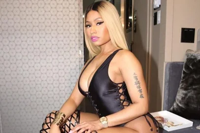 nicki minaj, decotão, sensual, instagram, holofote, dgol<!-- NICAID(12298786) -->
