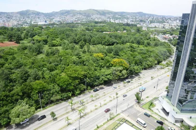  PORTO ALGRE,RS,BRASIL.2021,01,04.Mega emprendimento em Porto Alegre,que contará com,imóveis residenciais, lojas e um grande shoping,no Bairro Petróplis,na AV.Senador Tarso Dutra.(RONALDO BERNARDI/AGENCIA RBS).<!-- NICAID(14682721) -->