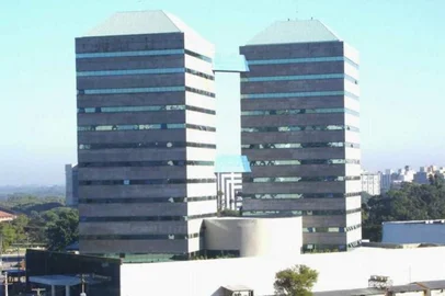#PÁGINA:04Prédio do Ministério Público em Porto Alegre. Fonte: Divulgação Fotógrafo: Arquivo Ministério Público<!-- NICAID(2027740) -->