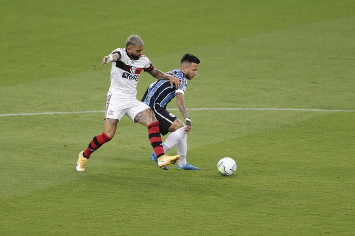 Matheus Henrique lamenta queda de produção do Grêmio após intervalo: Demos mole