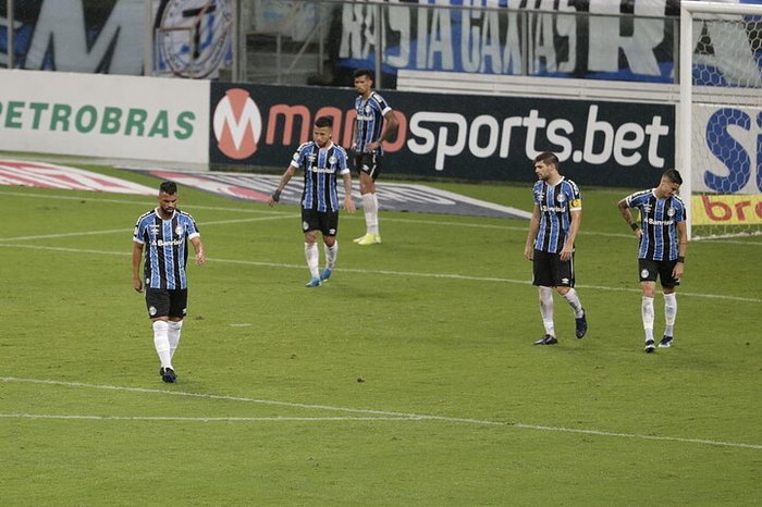 Grêmio leva virada do Flamengo e se complica na briga pelo G-4 do Brasileirão