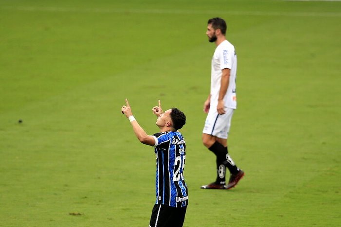 Notas da partida: Pepê e Jean Pyerre se destacam, mas erros custam vitória contra o Santos