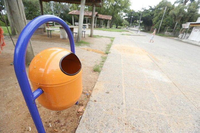 Lixeira instalada no Lami