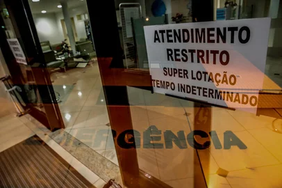 PORTO ALEGRE, RS, BRASIL - 19/02/2021 - Pela primeira vez desde o início da pandemia, o governo do Estado classifica a região de Porto Alegre como bandeira preta. Na foto, o hospital Divina Providência. (Foto: Marco Favero/Agencia RBS)<!-- NICAID(14718949) -->