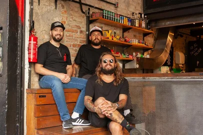 Novo bar, Réu, em Porto Alegre<!-- NICAID(14719778) -->