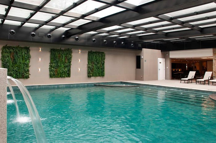 Área da piscina térmica