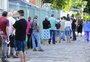 Filas marcam o primeiro dia de vacinação para idosos a partir de 78 anos em Porto Alegre