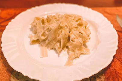 fettuccine , queijo , massa , receita, destemperados<!-- NICAID(14730241) -->
