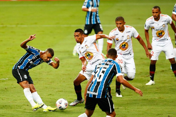 Conmebol divulga árbitros de jogos de volta de Santos e Grêmio na Libertadores