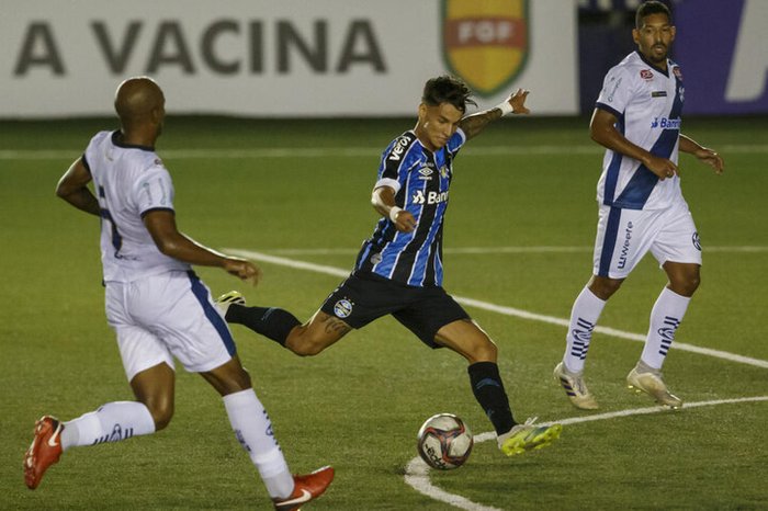 Grêmio busca empate com São José e retoma liderança do Gauchão
