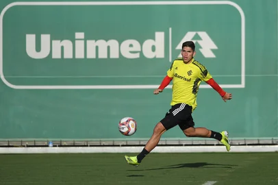 Carlos Palacios, em treino do inter<!-- NICAID(14746719) -->