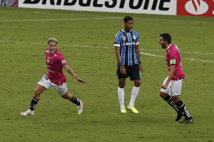 Após queda, saiba quanto o Grêmio deve perder em premiações na temporada