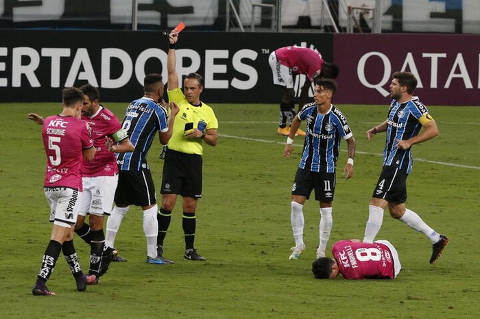 Notas da partida: Maicon e Cortez levam piores notas em queda do Grêmio; Jean Pyerre se salva