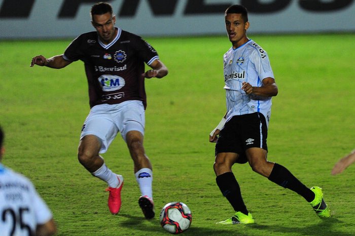 [COMENTE] Como você avalia o desempenho do Grêmio no empate contra o Caxias?