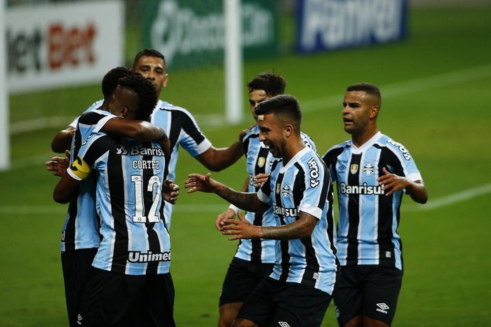 [COMENTE] Como você avalia o desempenho do Grêmio na vitória diante do Novo Hamburgo?