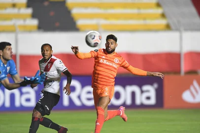 LA PAZ, BOLÍVIA - 20.04.2021 - O Inter estreia na Libertadores contra o Always Ready, em La Paz, na Bolívia, pela primeira rodada da fase de grupos.<!-- NICAID(14763096) -->