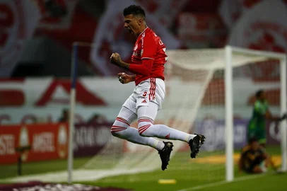 PORTO ALEGRE, RS, BRASIL - 27.04.2021 - O Inter recebe o Deportivo Táchira-VEN no Beira-Rio pela segunda rodada da fase de grupos da Libertadores. (Foto: Félix Zucco/Agencia RBS)<!-- NICAID(14768274) -->