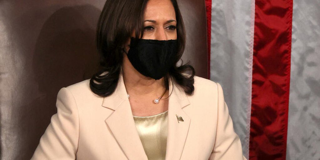 Kamala Harris usa joias de designer brasileira em cerimônia histórica | Donna