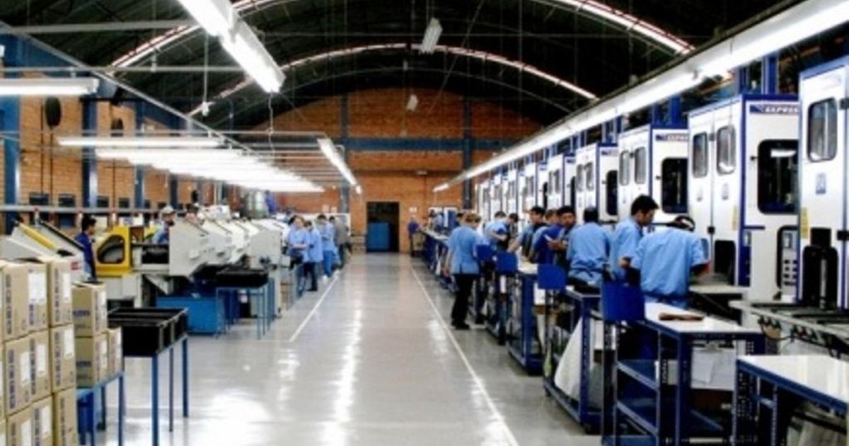 Fabricante de Crocs no RS traz cinco contêineres de máquinas de Taiwan e  abre 80 empregos | GZH