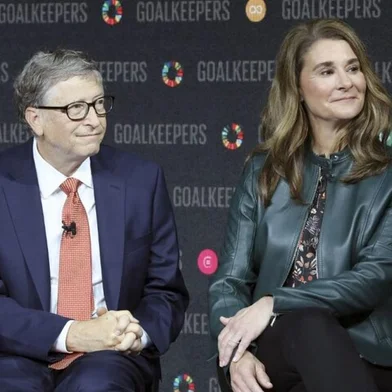 (FILES) In this file photo taken on September 26, 2018 Bill Gates and his wife Melinda Gates introduce the Goalkeepers event at the Lincoln Center in New York. - Bill Gates, the Microsoft founder-turned philanthropist, and his wife Melinda are divorcing after a 27-year-marriage, the couple said in a joint statement Monday.The announcement from one of the worlds wealthiest couples, with an estimated net worth of some $130 billion, was made on Twitter. (Photo by Ludovic MARIN / AFP)<!-- NICAID(14773096) -->