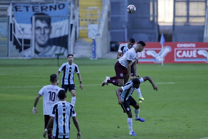 [COMENTE] Como você avalia o desempenho do Grêmio na vitória diante do Caxias?