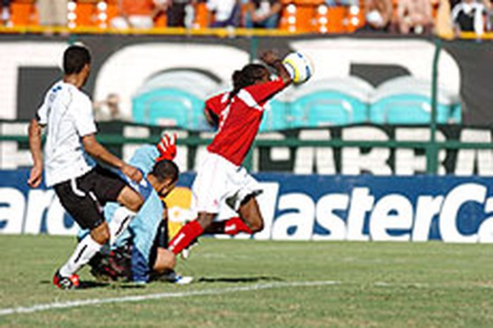 Em jogo com lances polêmicos, Inter perde para o Palmeiras