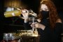 PORTO ALEGRE, RS, BRASIL, 07-05-2021: Receitas de drinks com a bartender Bianca Lima, do Wills Bar, para o caderno Destemperados. Drinks feitos: Gin tonica, Negroni, Moscow Mule, drink com café, e vencedor do concurso (FOTO FÉLIX ZUCCO/AGÊNCIA RBS, Caderno Destemperados).<!-- NICAID(14778862) -->