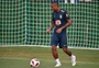 Eduardo Gabardo: treinos e viagem para o Exterior: a previsão da reestreia de Douglas Costa no Grêmio