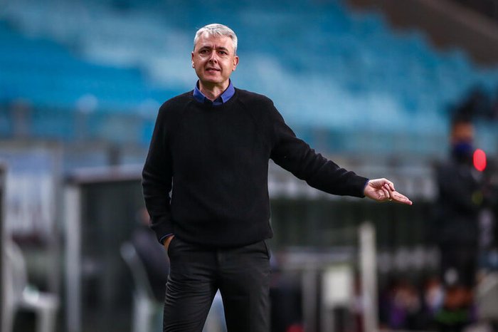[COMENTE] Para você, Tiago Nunes já está ameaçado no comando do Grêmio?