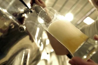 ***  Fábrica de cerveja Süd Brau  ***Fábrica de cerveja Süd Brau,no Vale dos Vinhedos.Na foto o cervejeiro Mateus José da Silva.<!-- NICAID(1164757) -->