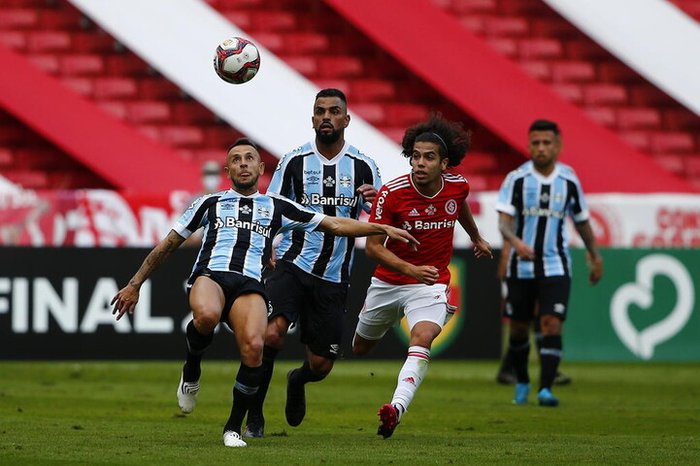 [COMENTE] Como você avalia o desempenho do Grêmio na vitória diante do Internacional?