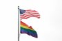 PORTO ALEGRE, RS, BRASIL, 17/05/2021: O cônsul-geral dos EUA, Shane Christensen, hasteia a bandeira arco-íris junto da bandeira norte-americana no consulado do país em Porto Alegre para marcar o Dia Internacional contra a Homofobia, Transfobia e Bifobia. (Foto: Mateus Bruxel / Agência RBS)Indexador: Mateus Bruxel<!-- NICAID(14785018) -->