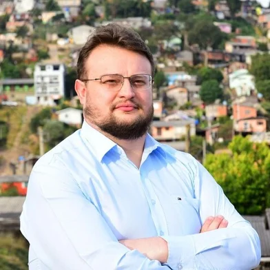 João Uez.<!-- NICAID(14784127) -->