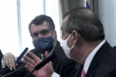 ComissÃ£o Parlamentar de InquÃ©rito da Pandemia (CPIPANDEMIA) realiza oitiva do ex-ministro das RelaÃ§Ãµes Exteriores. O objetivo Ã© obter explicaÃ§Ãµes sobre a conduÃ§Ã£o da diplomacia brasileira durante a crise sanitÃ¡ria provocada pela covid-19. A ComissÃ£o Parlamentar de InquÃ©rito investiga aÃ§Ãµes do governo federal no enfrentamento da pandemia e aplicaÃ§Ã£o de recursos da UniÃ£o transferidos para estados, Distrito Federal e municÃ­pios para essa finalidade. A reuniÃ£o acontece no formato semipresencial por decisÃ£o do presidente do Senado Federal. Mesa: ex-ministro das RelaÃ§Ãµes Exteriores, Ernesto AraÃºjo;presidente da CPIPANDEMIA, senador Omar Aziz (PSD-AM).Foto: Edilson Rodrigues/AgÃªncia SenadoLocal: BrasÃ­liaIndexador: Edilson RodriguesFonte: AgÃªncia SenadoFotógrafo: e<!-- NICAID(14786145) -->