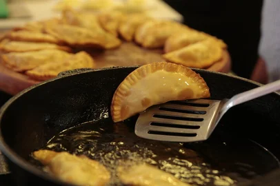 PORTO ALEGRE, RS, BRASIL - 2018.10.25 - Fotos das receitas do caderno especial sobre Pastel, do Destemperados. (Foto: ANDRÉ ÁVILA/ Agência RBS)<!-- NICAID(13801762) -->